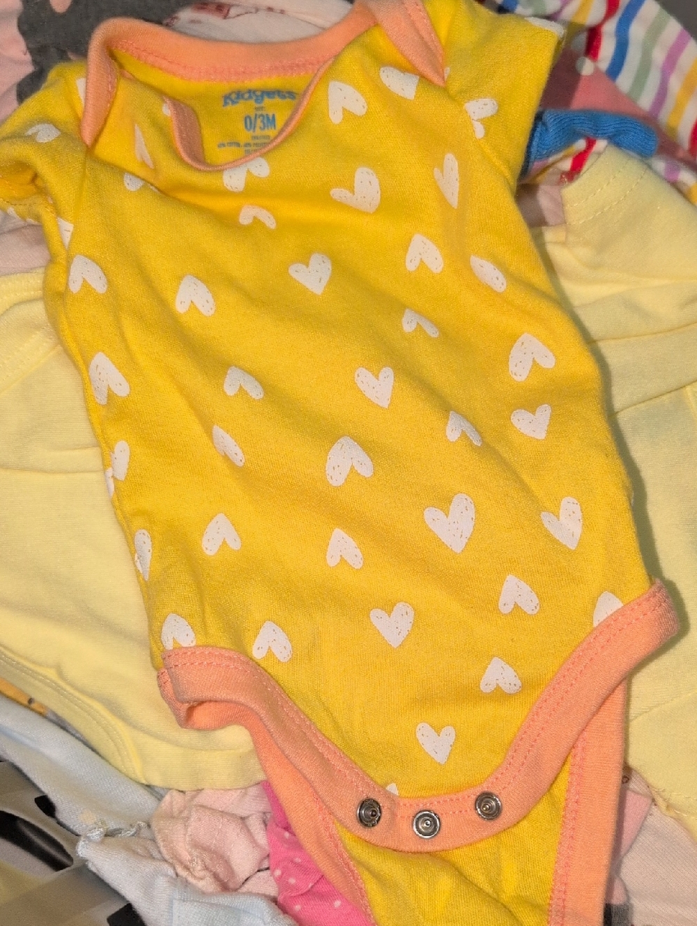 ❤️‍🔥10/$10❤️‍🔥 Baby Girls Kidgets Yellow Heart-Print Onesie Size 0-3M
